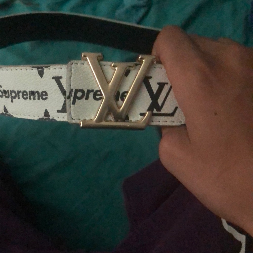 This is a Luis Vuitton supreme belt it is a collab